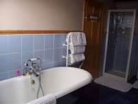 South West Wales Guest House bathroom